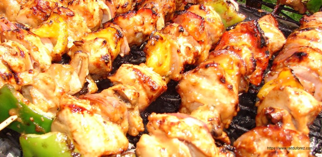 Brochettes de poulet mariné au yaourt et épices cajun